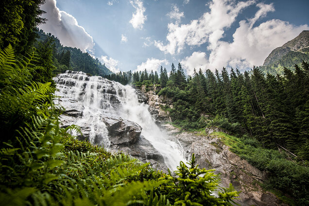 3_IMG__0000_TVBStubaiTirol_Andre_Schoenherr_GrawaWasserfall_02_print_15x10