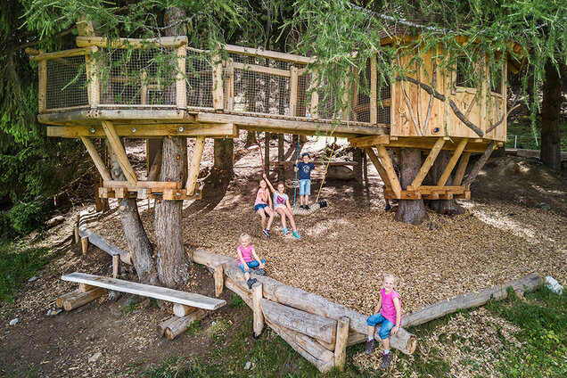 6_IMG__0000_TVBStubaiTirol_AndreSchoenherr_StubaiBaumhausweg__21_